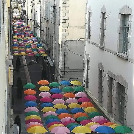 41 Rue Du Doctor Albert Tomey * Carcassonne